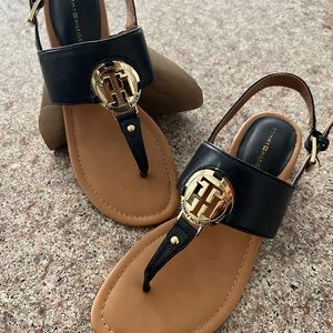 Tommy Hilfiger navy blue sandals, size 8M